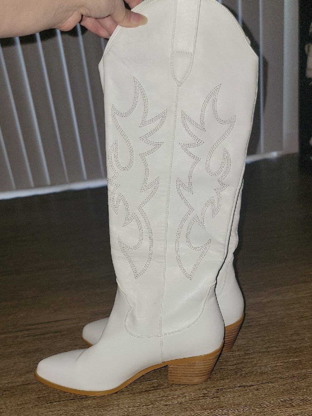 Amazon White Western-Inspired Block Heel Boots - Picture 6 of 8
